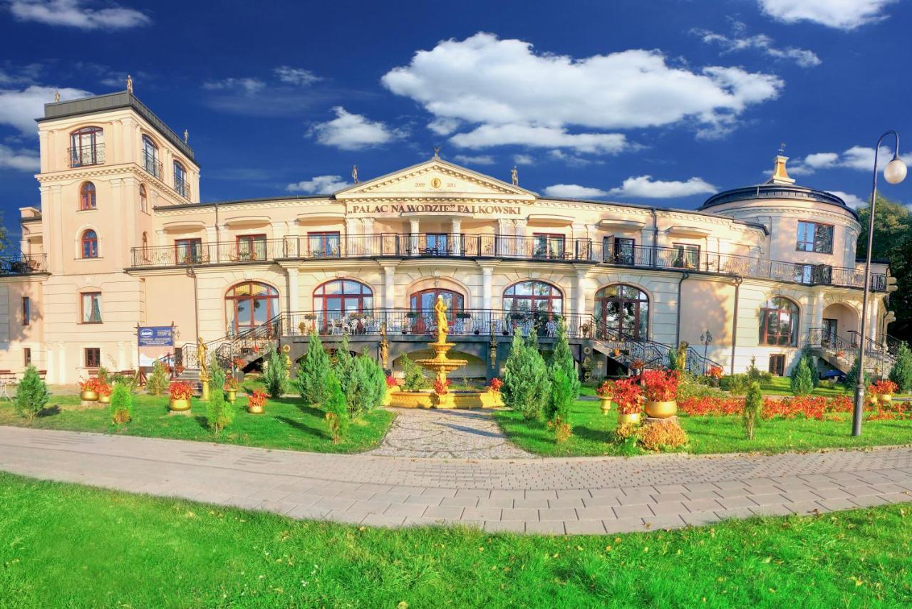 Uzdrowisko Sanatorium Augustow Palac Na Wodzie Falkowski ภายนอก รูปภาพ